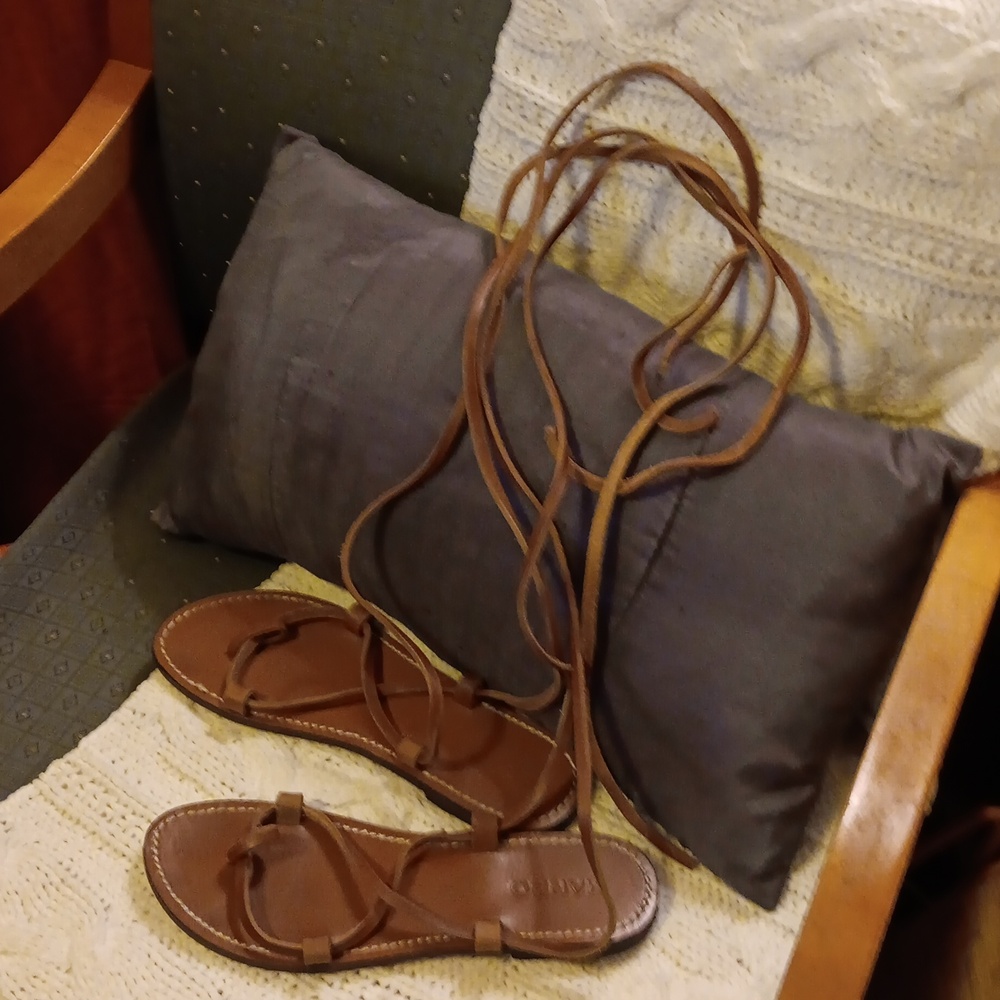 Sandle - Picture 3 of 3